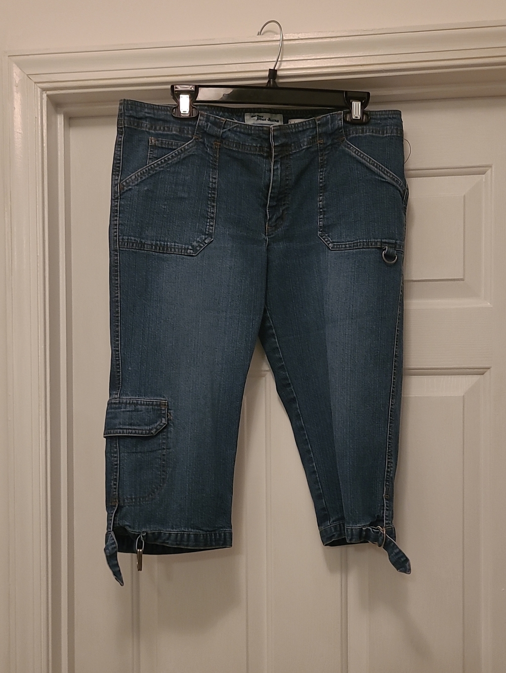 Old Navy Blue Crop Cargo Capris